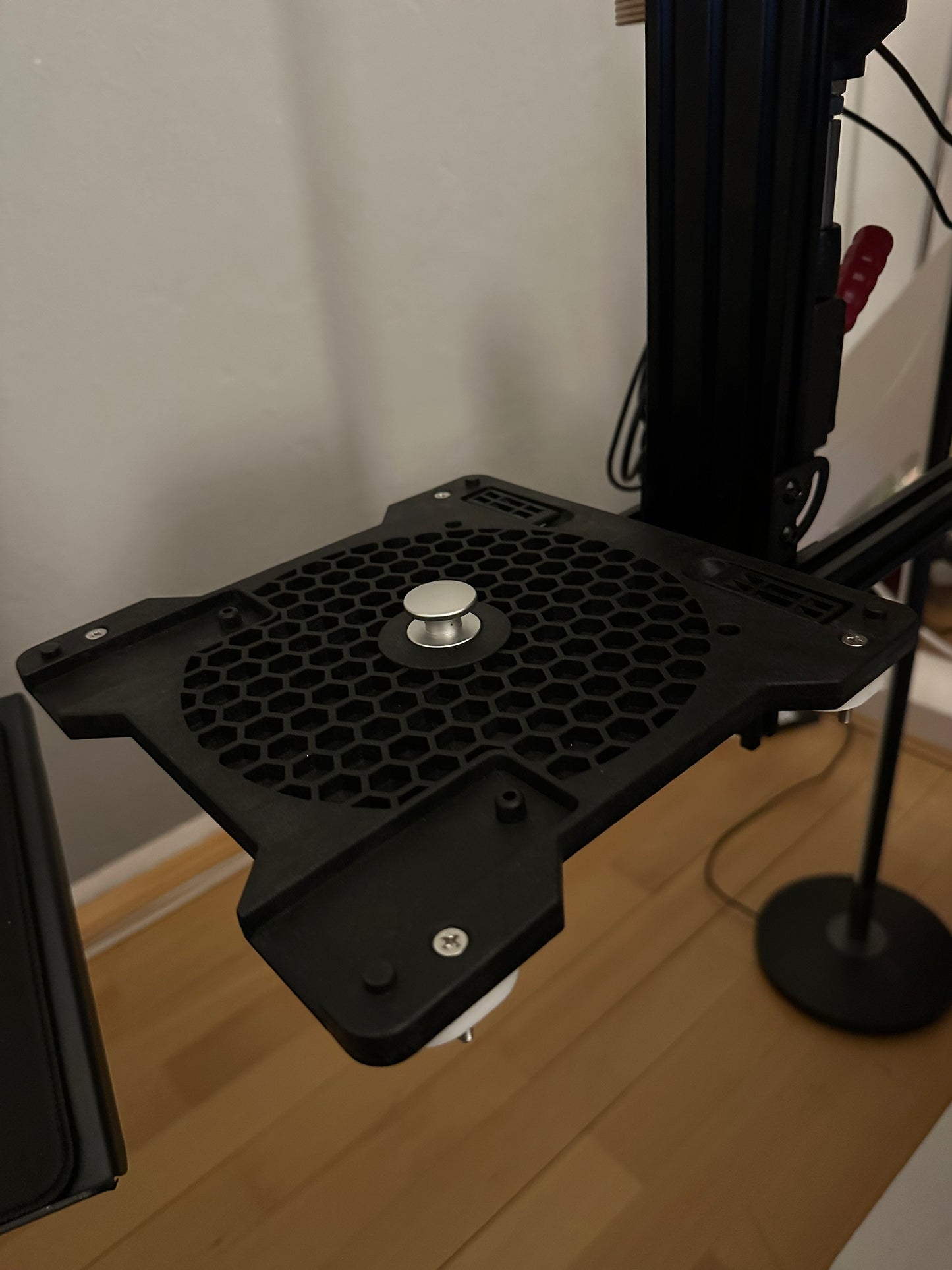 Universal Honeycomb to desktop mount adaptor